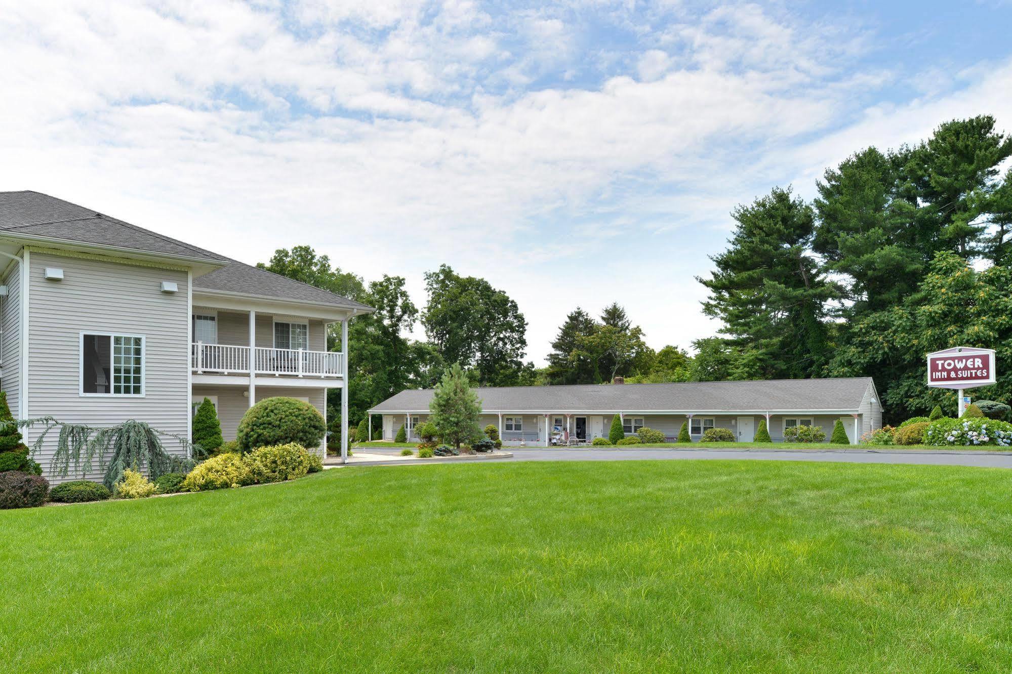 Tower Inn And Suites Of Guilford / Madison Exterior photo